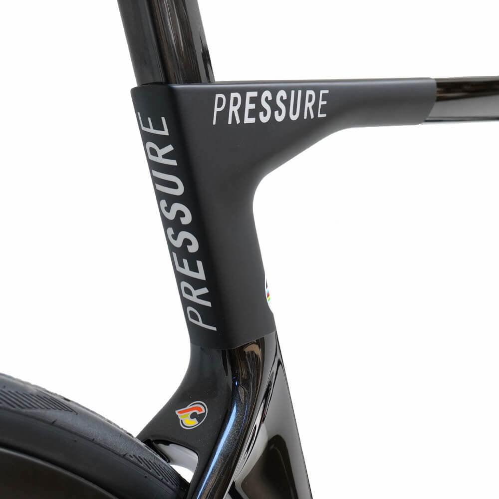 Cinelli Pressure Black Ultegra DI2 Cosmic S Bike